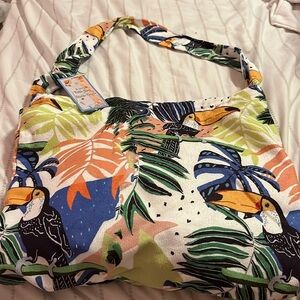 New tote bag with beach towel NWT